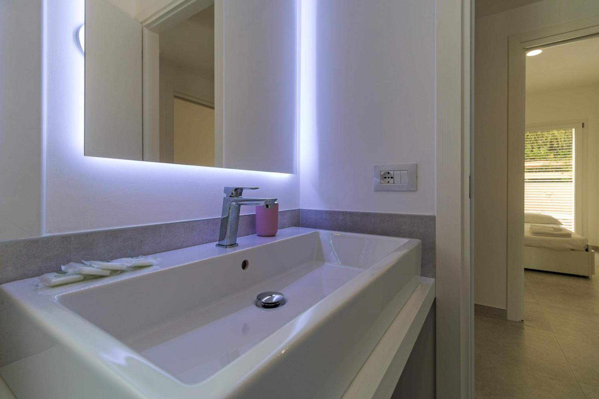 Appartamento Perla Bianca, Con Wifi E Air Con Кала-Гононе Экстерьер фото